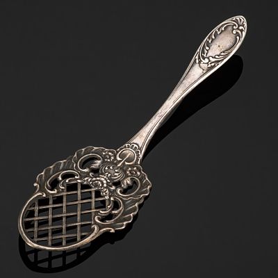 Лопатка для торта с изображением цветов, серебро 875 пробы, СССР, 1940-1960 гг. Год: 