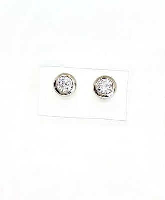 זוג עגילי כסף 925 מצופים זהב עם זירקון. 7 ממ