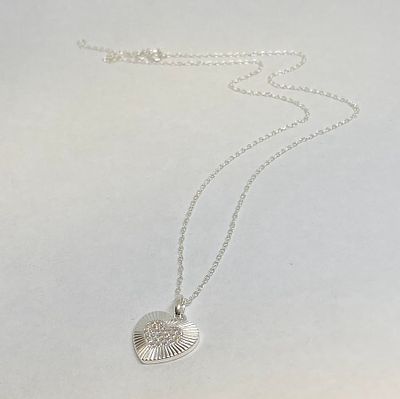 שרשרת כסף 925 עם תליון לב משובץ זירקונים. 40.5 סמ