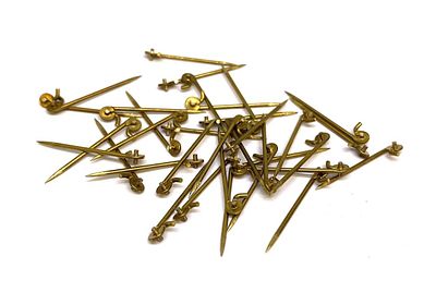 34 brass pins. length: 25 mm