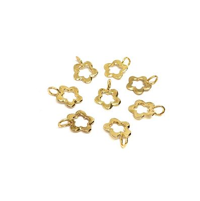 8 flower pendants 14k gold plated. 10 mm