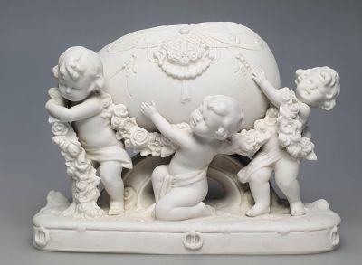 Пасхальная композиция Путти с яйцом, В. 13 см, Д.17,3 см, бисквит, Европа, номер в массе на 