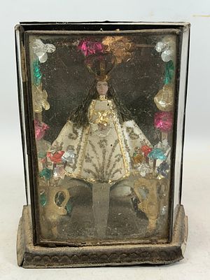 Mexican Shadow Box Alter. 8"h x 6.5"w x 3"l Condition: Fair vintage condition. Please see