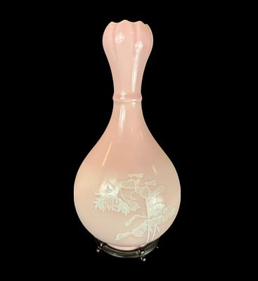 A Fine Chinese Jing de Zhen Porcelain Rose Colored Garlic Mouth Bulbous Vase 1950-60. Chinese