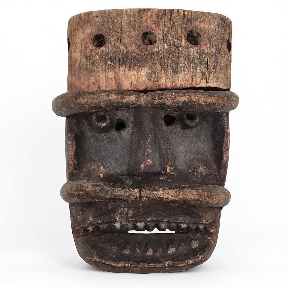 West African Wood Carved Guere Tribal Mask W/ Horns. West African Wood Carved Guere/We Tribal 