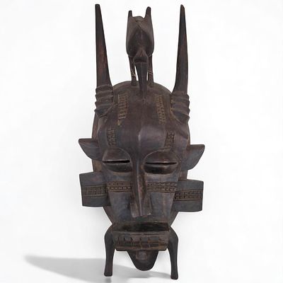 African Tribal Kpelie Mask. Measures approx 16" x 8" X 4". 
Please copy and paste the URL link 