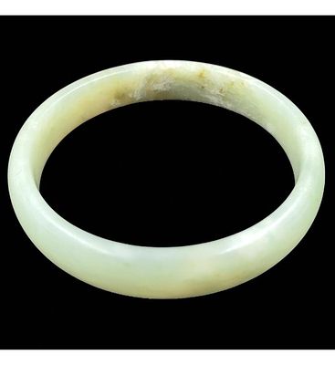 Chinese Jade Bangle. **DUE TO THIS LOT BEING JEWELRY IT MUST BE PAID VIA BANK WIRE TRANSFER OR 