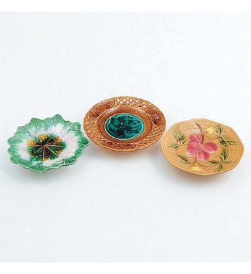 Lot Of 3 Vintage Assorted Majolica Plates. Each measures approximately 8-1/2" to 9" in 
