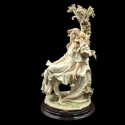 Giuseppe Armani Figurine: "Message Of Love" 1576F With Original Box. Box measures approx. 11 