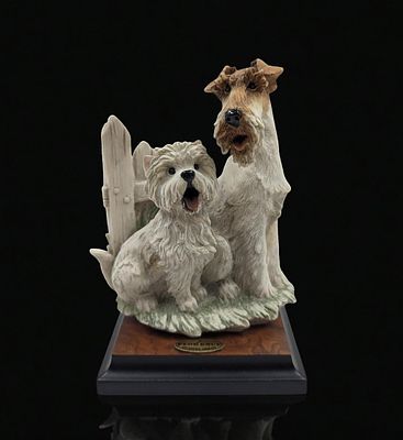 Giuseppe Armani Figurine: "Lunch Time" 269S With Original Box. Box measures approx. 6" X 10" X 