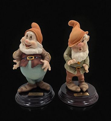 Giuseppe Armani Figurines: Walt Disney's "Happy" 327C And "Sneezy" 914C With Original Boxes. 