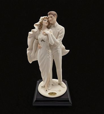 Giuseppe Armani Figurine: "Our Day" 1416F With Original Box. Box measures approx. 7 1/2" X 13 
