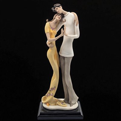 Giuseppe Armani Figurine: "Happy In Love" 2089C With Original Box. PLEASE NOTE, there are two 