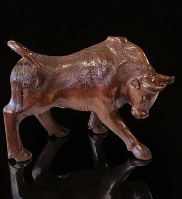 A Very Finely Carved Black Forrest Bull Figure. A Very Finely Carved Antique Black Forrest Bull 