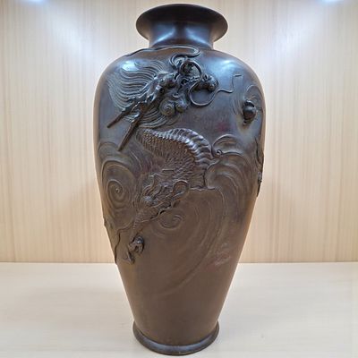 Antique Japanese SIgned Meiji Bronze Dragon Vase. Antique Japanese Signed Meiji Bronze Dragon 