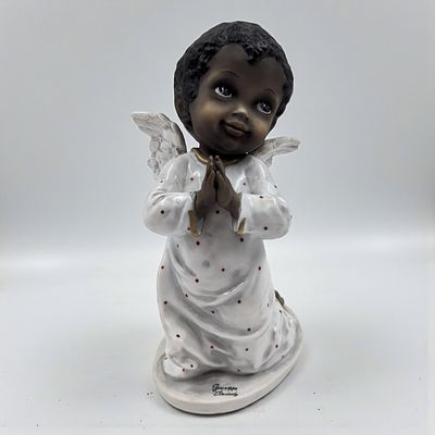 Giuseppe Armani Figurine: "Peace On Earth" 7120L With Original Box. Box measures approx. 8" X 