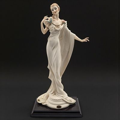 Giuseppe Armani Figurine: "Fair Rose" 1693F With Original Box. Box measures approx. 11 1/2" X 