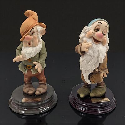 Signed Giuseppe Armani Figurines: Walt Disney's "Sneezy" 914C & "Sleepy" 915C With Original Boxes. 