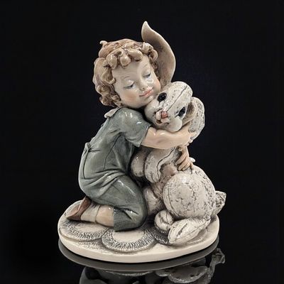 Giuseppe Armani Figurine: "My Soft Puppet" 1670L With Original Box. Box measures approx. 6" X 