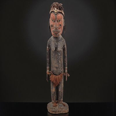 Large Antique Papua New Guinean Carved Wood Painted Sitting Female Figure. Measures 