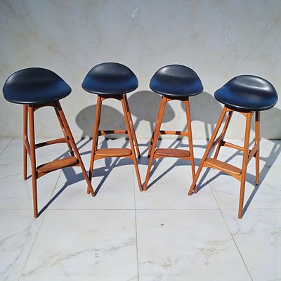 Set Of 4 Mid Century Erik Buch Teak Bar Stools. Measures approx. 33" X 18" X 16" each. 
Please 