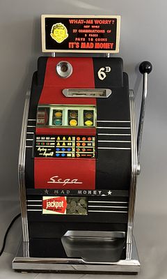 Sega 'Mad Money' Sixpence (6D) Slot Machine/One arm bandit. 1964 in excellent condition. All 