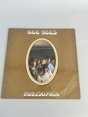 Bee Gees - Horizontal, 12-inch LP, Polydor UK, Catalogue No. 582020. A 12-inch vinyl LP album 
