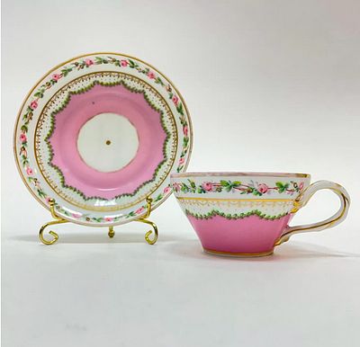 Чашка с блюдцем. Завод А.Г. Попова 1840-50 гг. . Размер (см): высота 5, ширина 9, диаметр 13.5