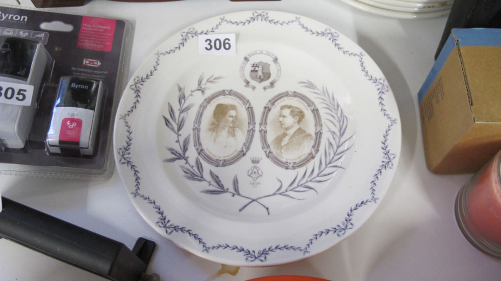 Lot 306: Royal Worcester 1896 plate featuring the mayor Earl...