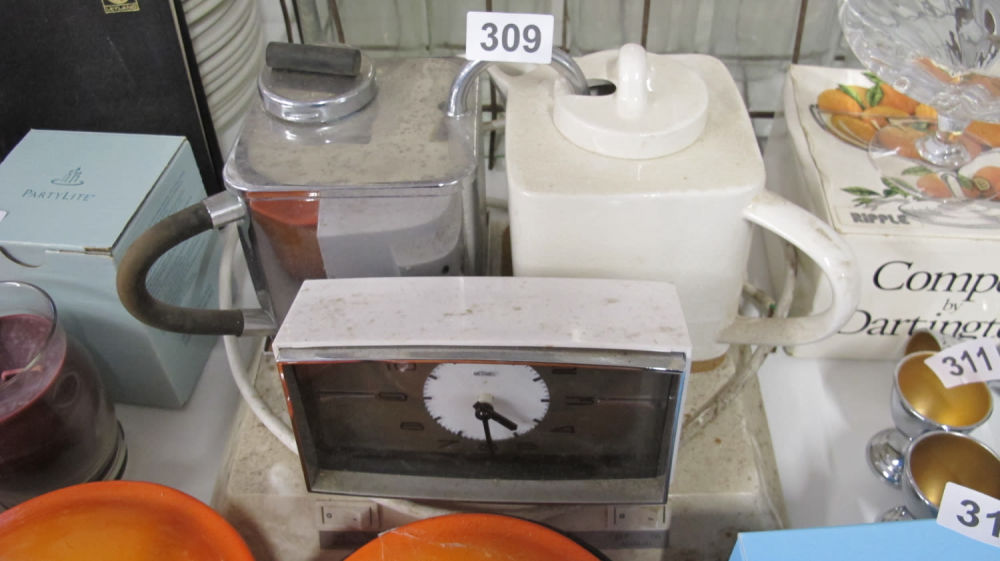 Lot 309: vintage teasmade