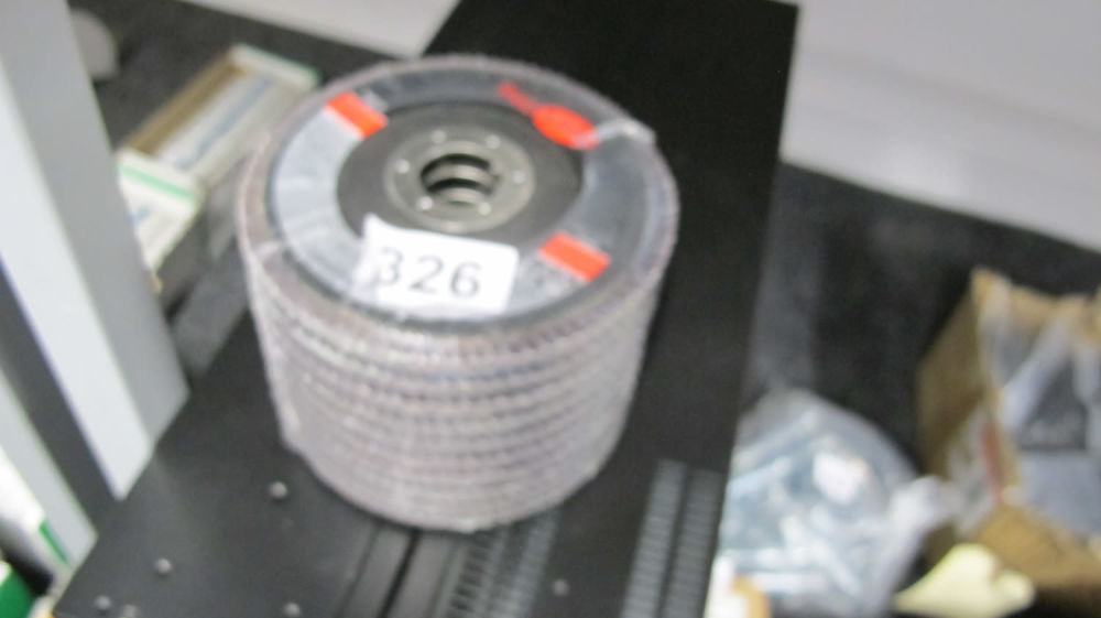 Lot 326: BNIB packet of grinder discs