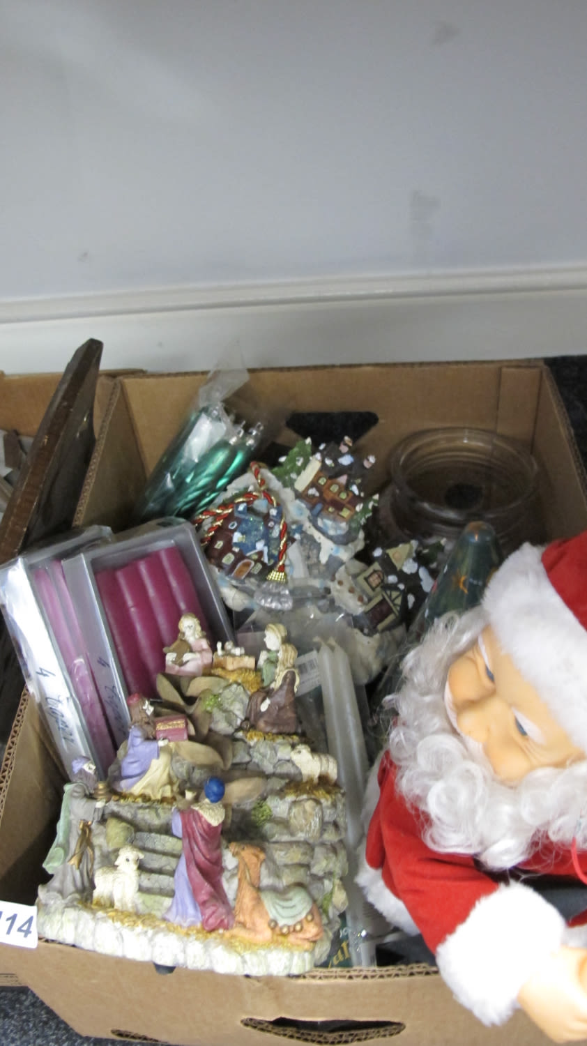 Lot 414: box of misc xmas items etc
