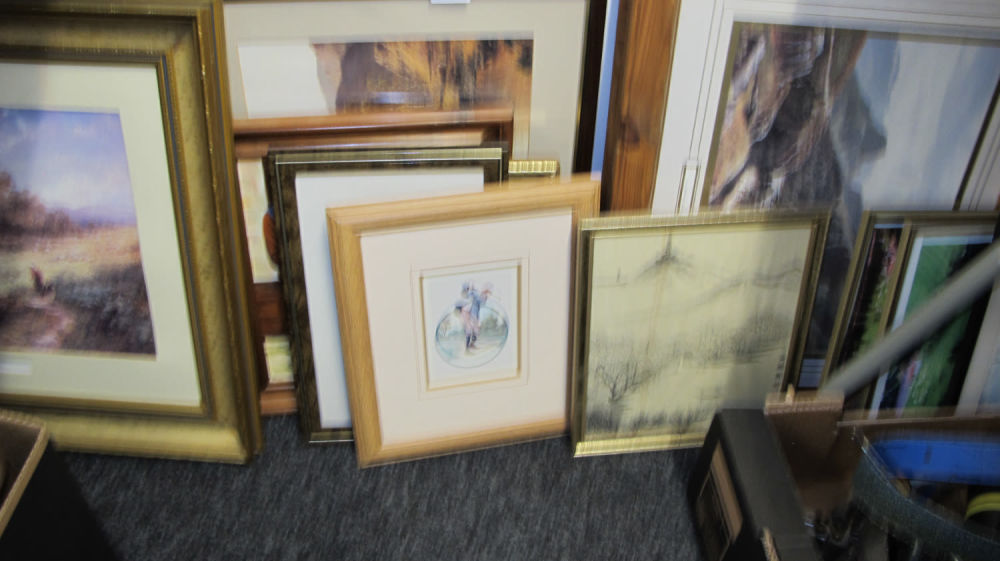 Lot 440: large collection of various pictures