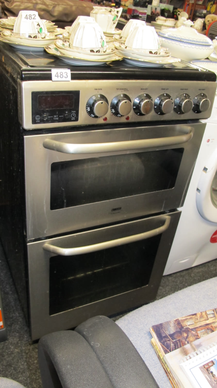 Lot 483: 50cm Zanussi electric cooker in GWO