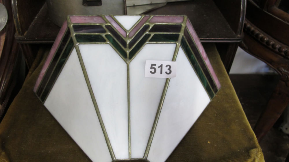Lot 513: Tiffany style wall light shade
