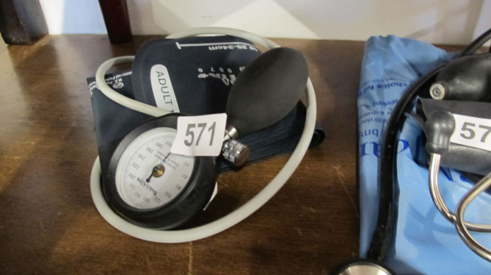 Lot 571: blood pressure monitor for doctors and nurses playtime