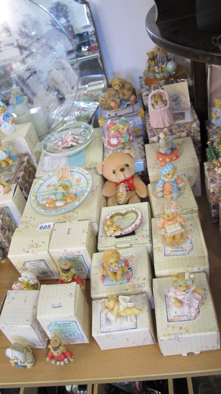 Lot 605: large collection of cherished teddies