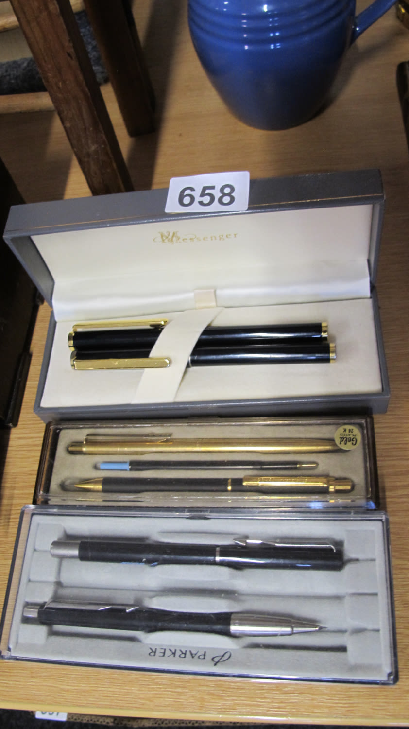 Lot 658: Collection of pens to include Parker and Messenger