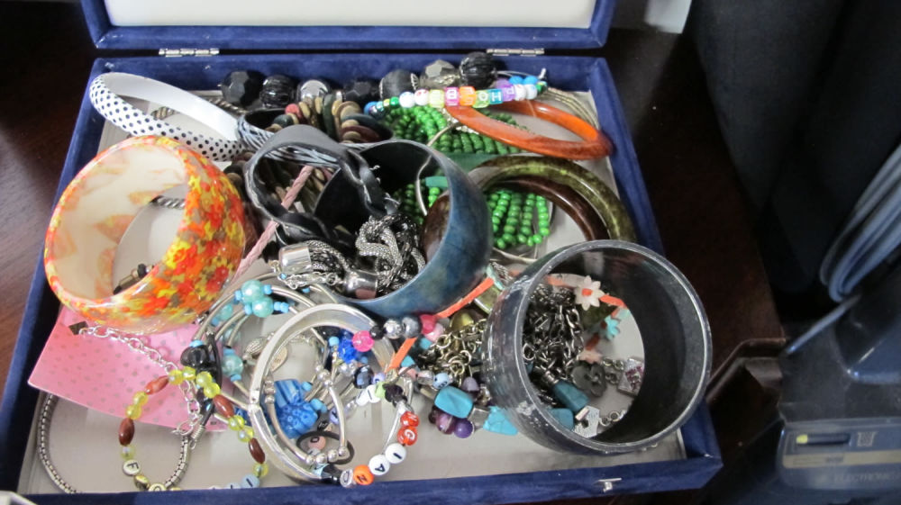 Lot 669: collection of costume jewelry