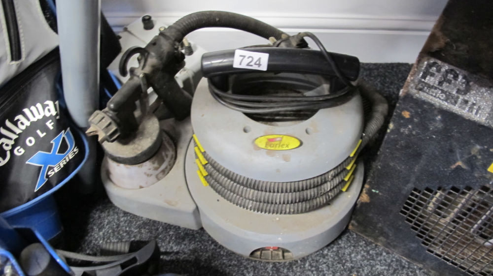 Lot 724: fence spraying machine
