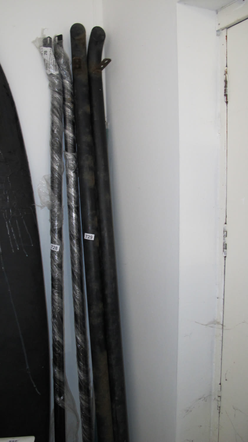 Lot 729: VW transporter roof bars