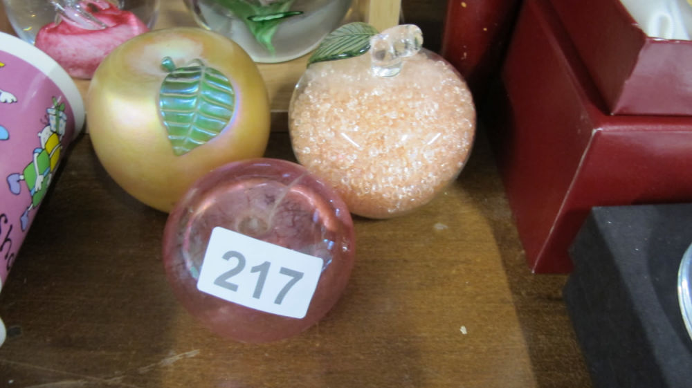 Lot 217: 3 Paperweights including a golden apple 81/725 from...