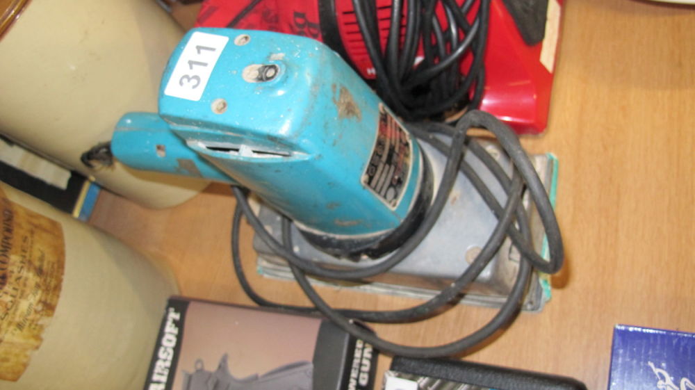 Lot 311: Electric sander