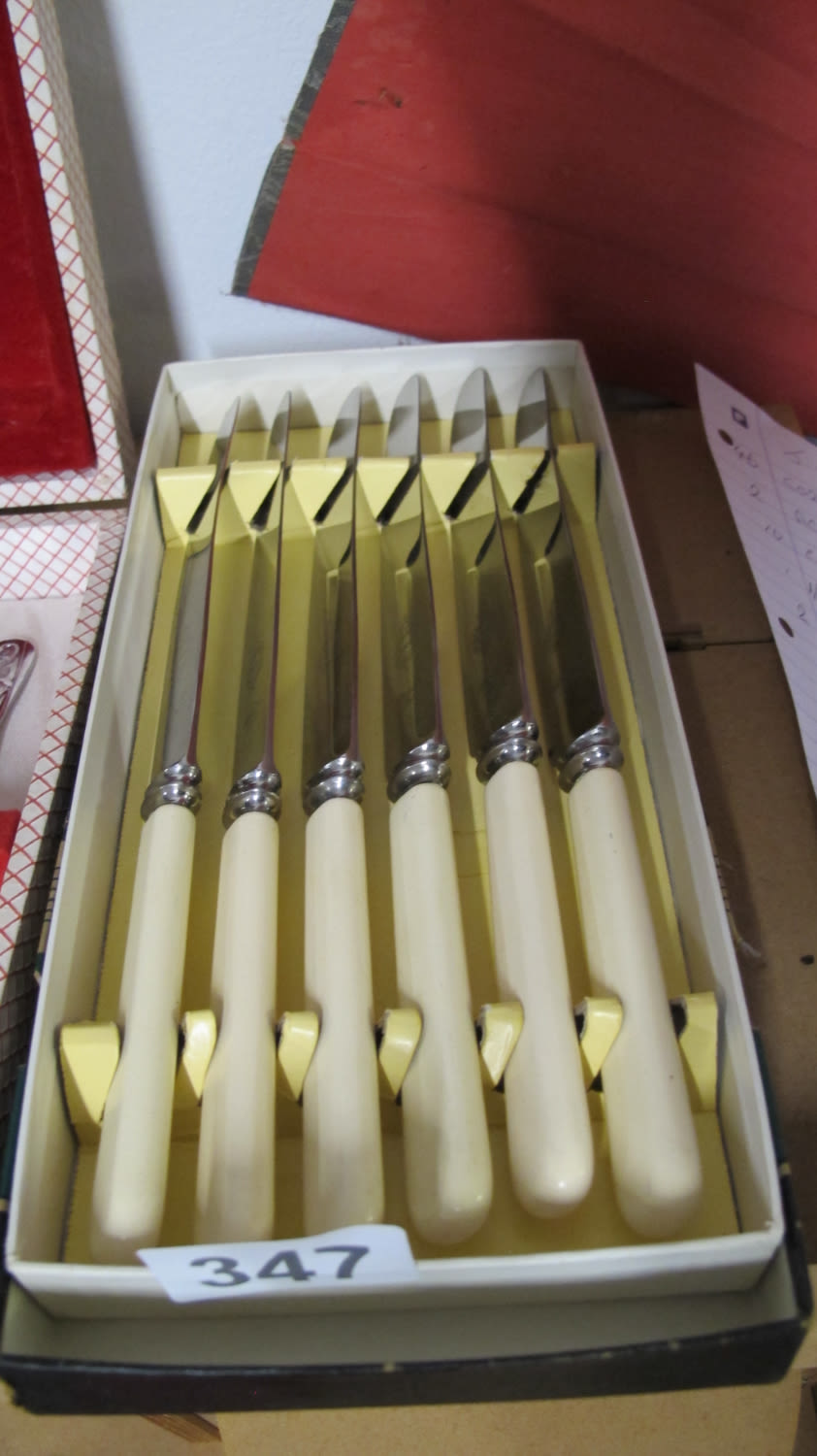Lot 347: Boxed vintage butterknife set