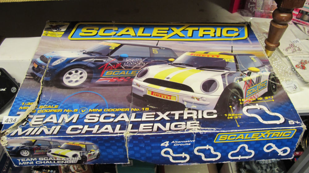 Lot 434: Scalextric