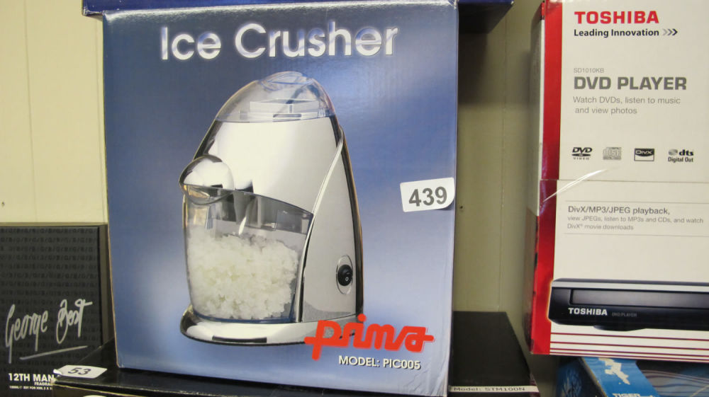 Lot 439: Boxed ice crusher
