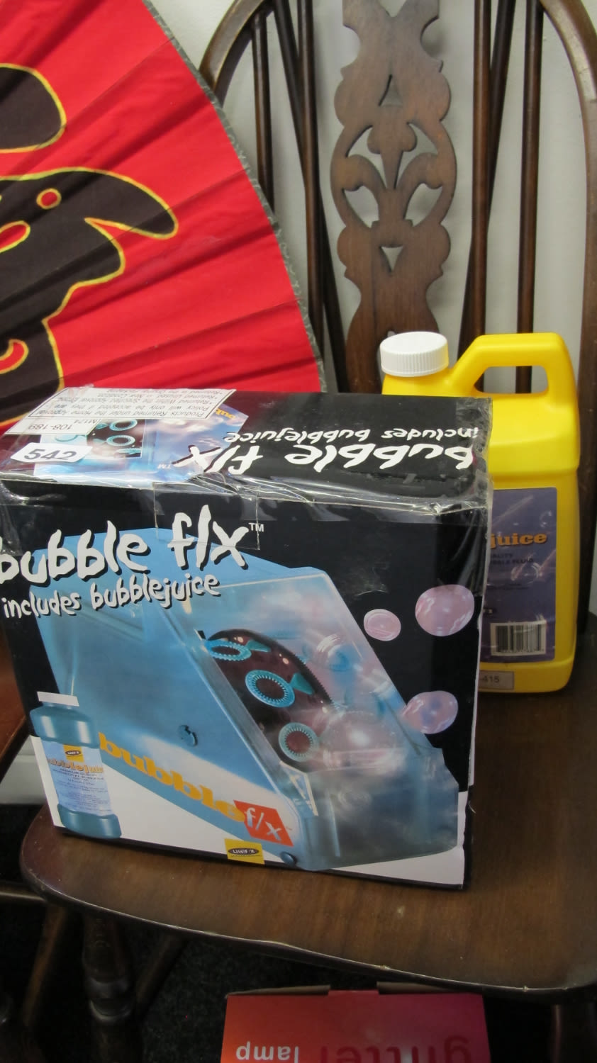 Lot 542: bubble f/x bubble machine.