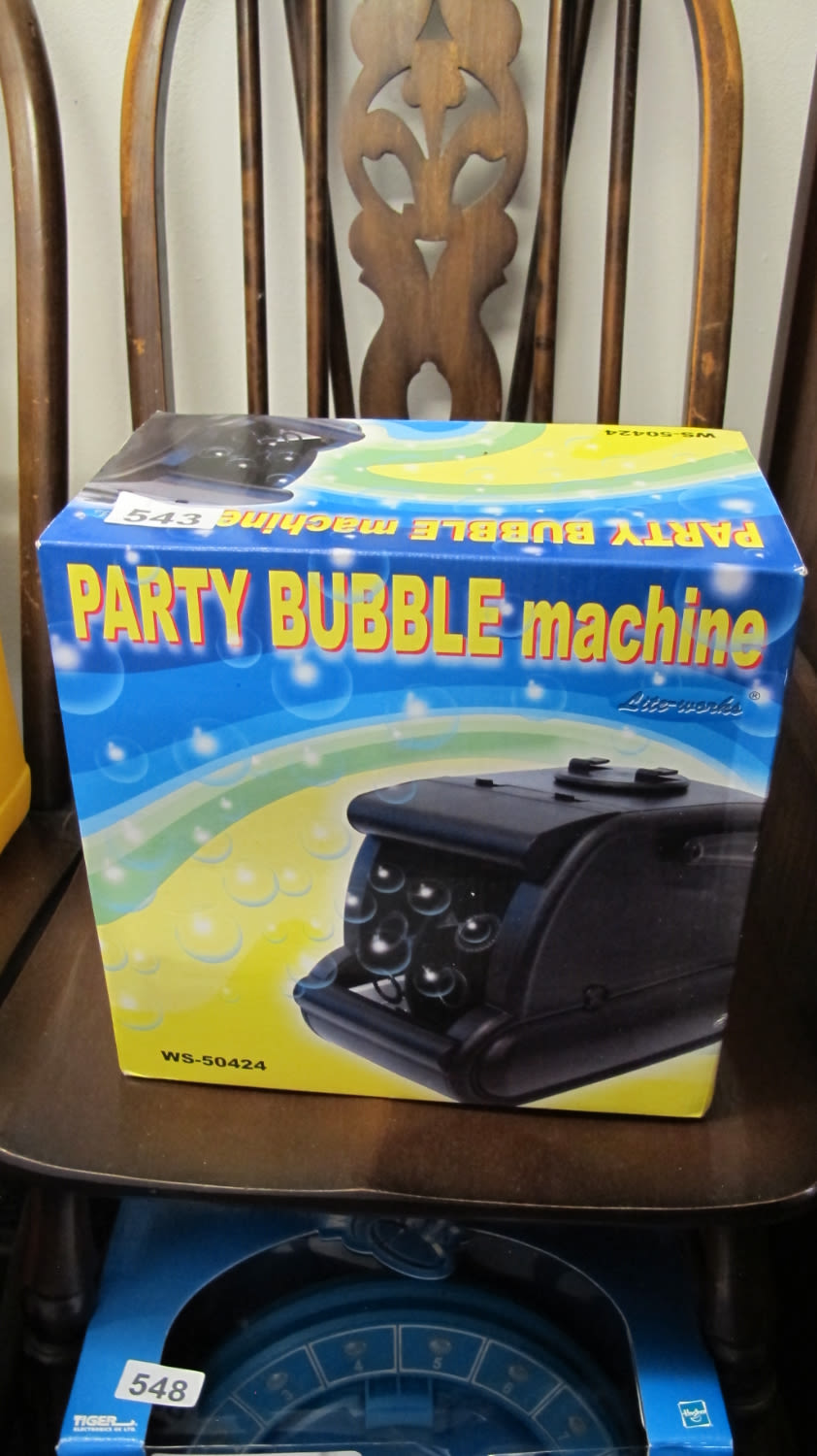 Lot 543: Party bubble machine