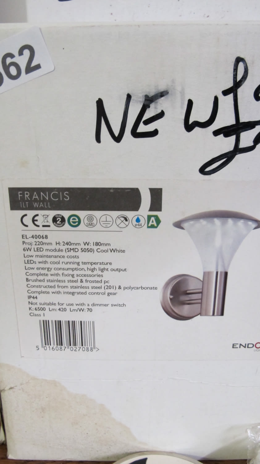 Lot 562: Wall light