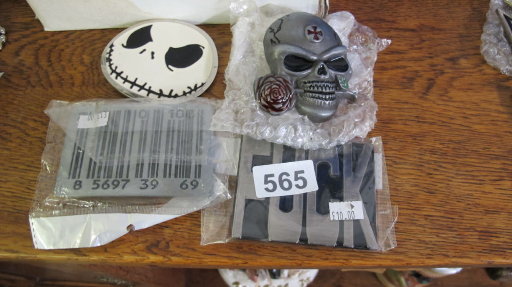 Lot 565: Collection of belt buckles